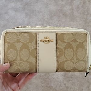 Coach wallet